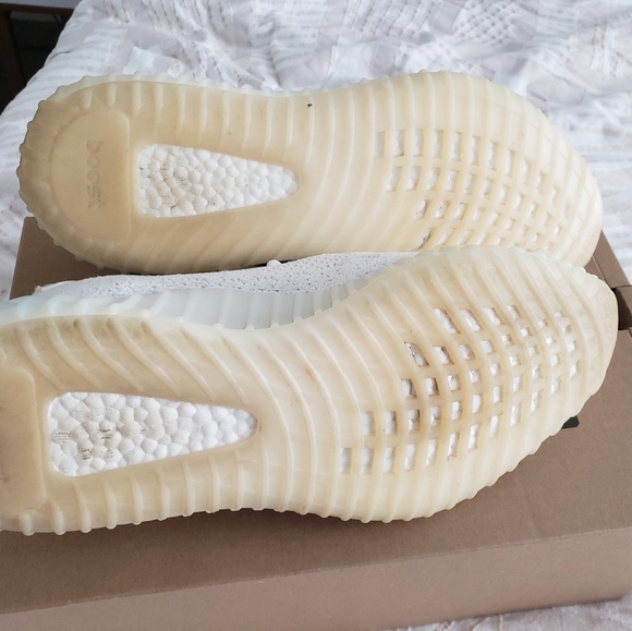 Yeezy Boost 350 V2 Triple White